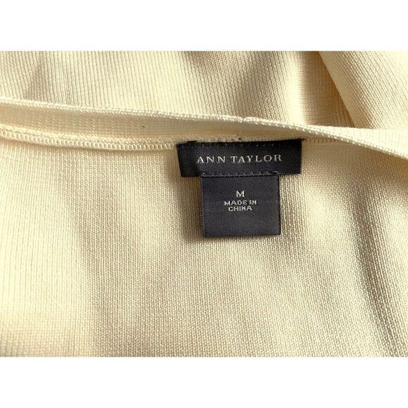 Ann Taylor Pale Yellow Silk Blend V-Neck Button Front Top Half Sleeve Sz M - Picture 5 of 6